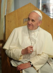 440px-Papa_Francisco_na_JMJ_-_24072013