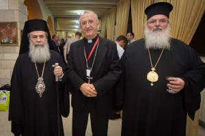 Na večeri u Betlehemu bio je nazočan i grčko-pravoslavni Patrijarh Teofil III. s betlehetskim episkopom Theoflikatom koji je bio u Zadru 2010. radi moćiju sv. Šimuna, koje je Zadarska nadbiskupija poklonila.